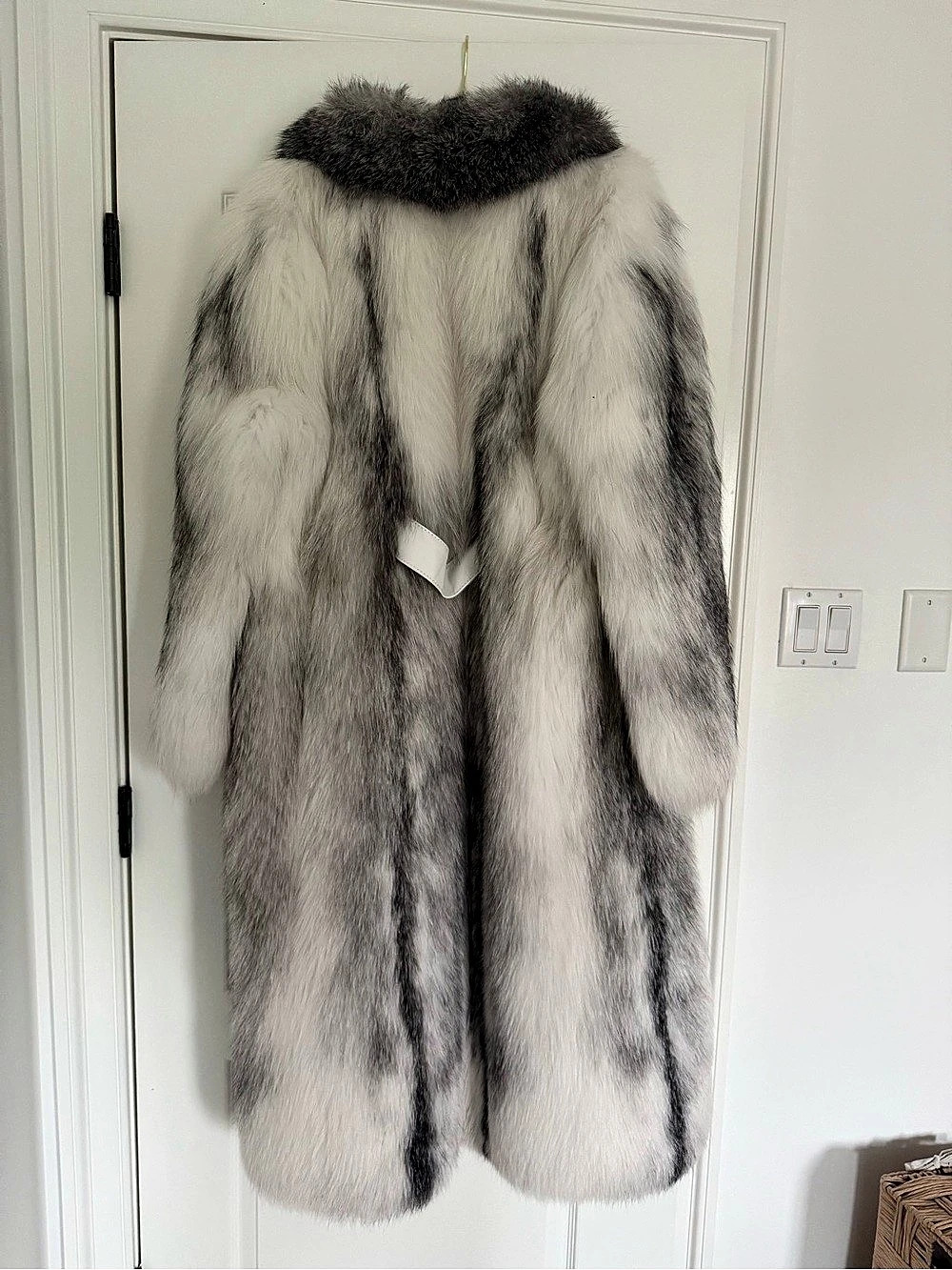 Women's Gray & White Fox Fur Coat Like New